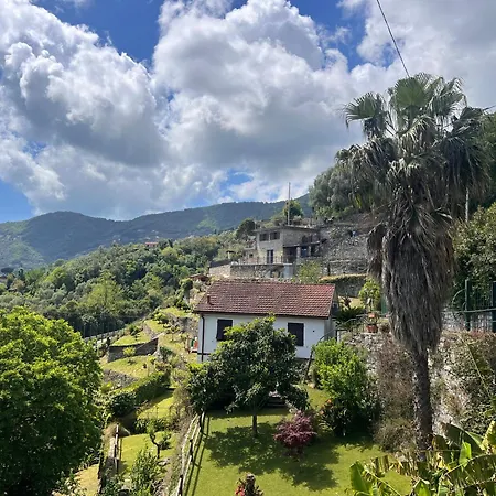 La Casa In Pietra, In Front Of Motorway, Perfect For Road Trips, With Private Parking Appartement Rapallo