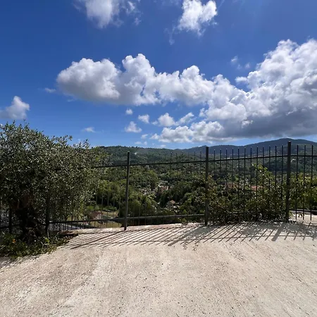 La Casa In Pietra, In Front Of Motorway, Perfect For Road Trips, With Private Parking Apartment