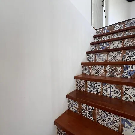 La Casa In Pietra, In Front Of Motorway, Perfect For Road Trips, With Private Parking Ραπάλο
