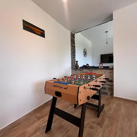 La Casa In Pietra, In Front Of Motorway, Perfect For Road Trips, With Private Parking Ραπάλο