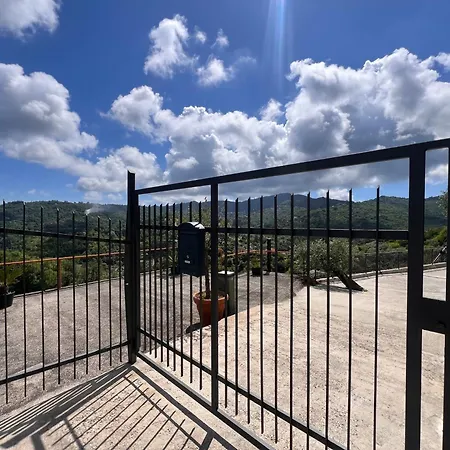 La Casa In Pietra, In Front Of Motorway, Perfect For Road Trips, With Private Parking * Ραπάλο