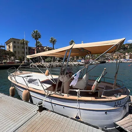 La Casa In Pietra, In Front Of Motorway, Perfect For Road Trips, With Private Parking * Ραπάλο